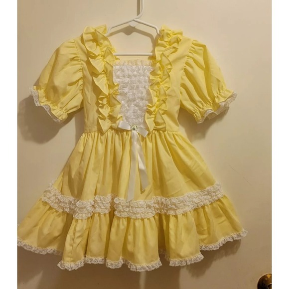 Vintage Mini World Yellow Tiered Lace Ruffle Party Dress 4T Pristine Condition! - Picture 2 of 11